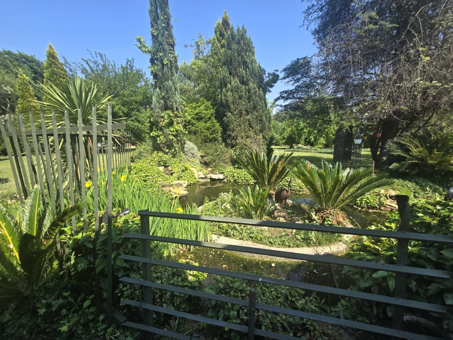 4 Bedroom Property for Sale in Lindequesdrif North West